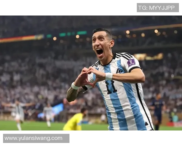 矮个足球明星如何突破身高限制成就辉煌职业生涯