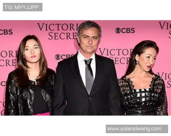 足球明星妻子们的生活揭秘:聚焦国内球员与他们背后的女性力量